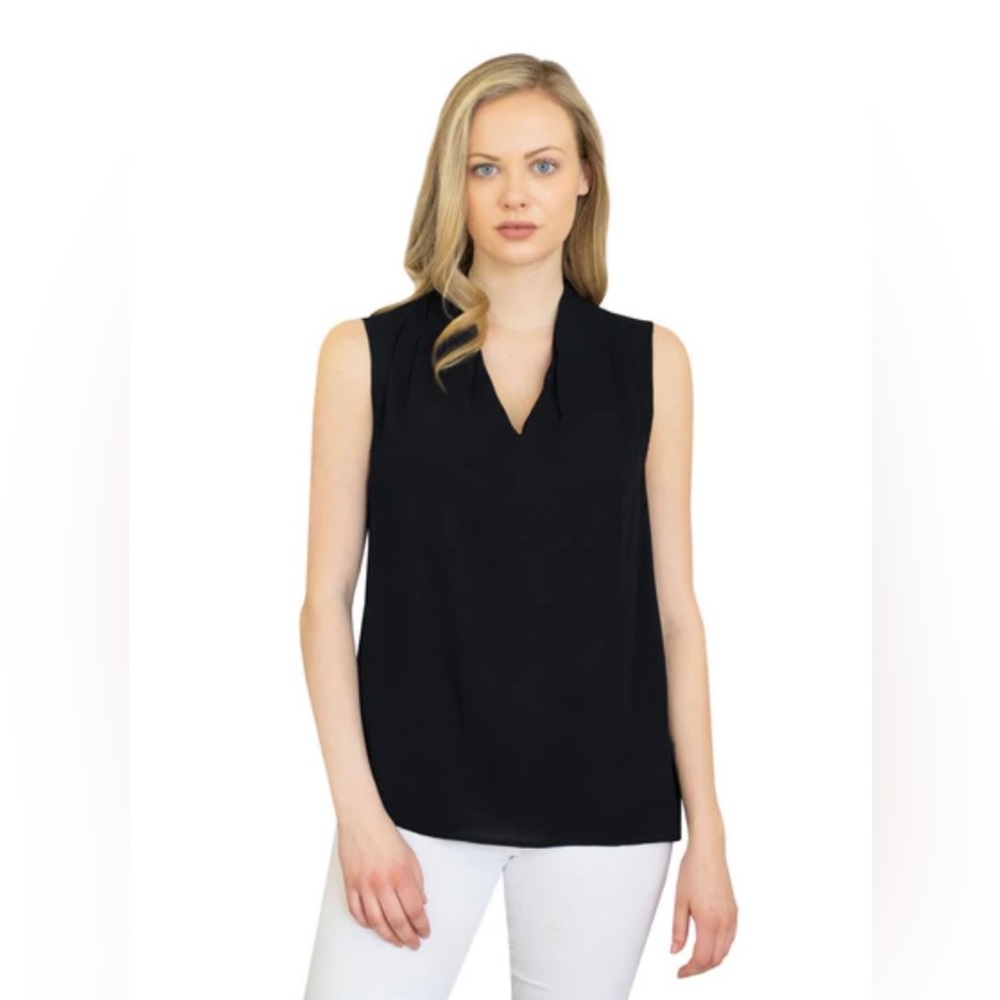 Violet + Claire Navy Blue Sleeveless Top - Size M